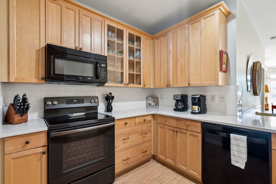 Fully Stocked Kitchen