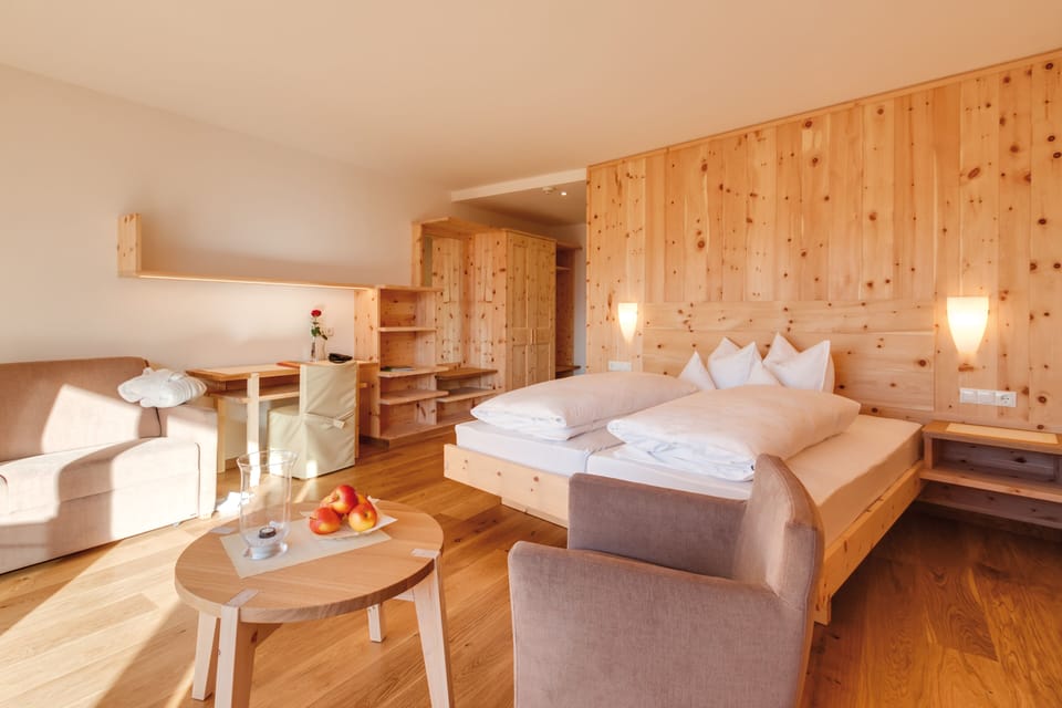 Family Suite | Minibar, in-room safe, desk, laptop workspace