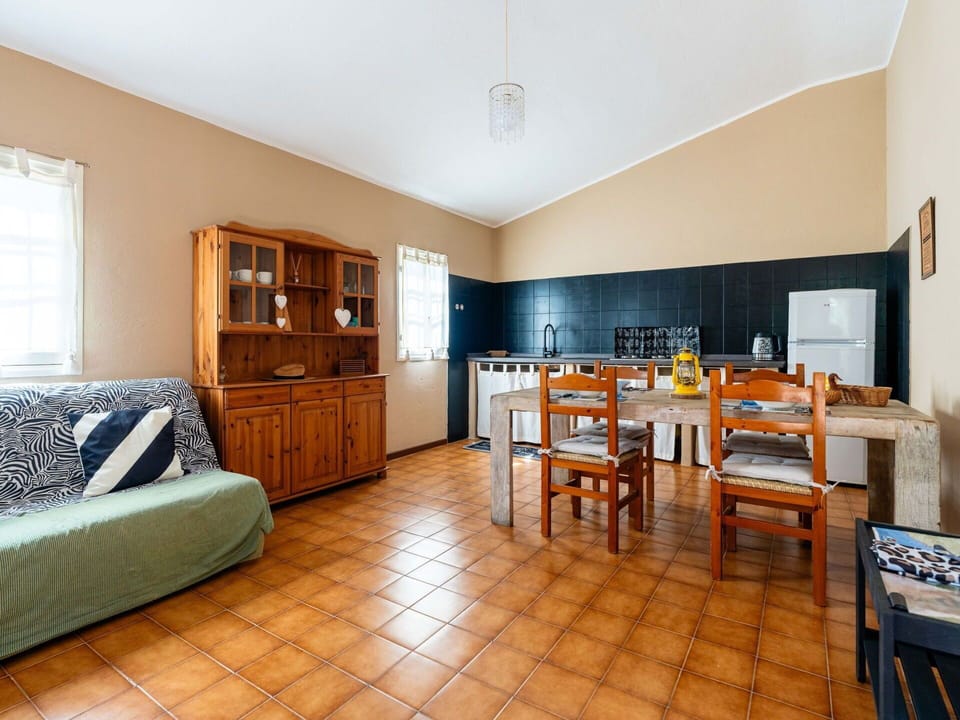 Property, Cabinetry, Furniture, Table, Wood, Television, Flooring, Floor, Shelving, Hardwood