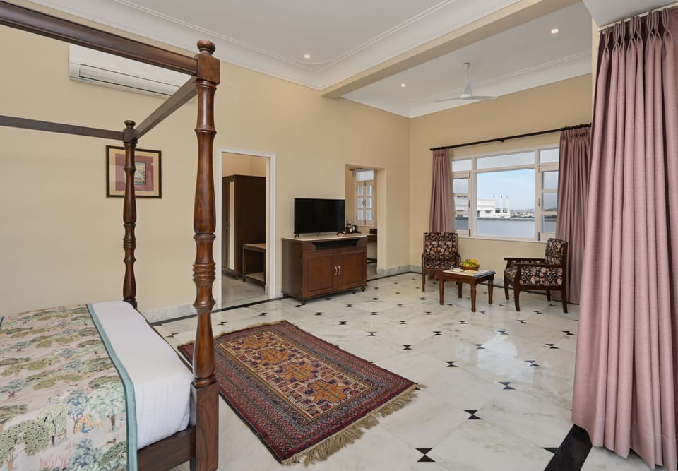 Luxury Suite, 1 King Bed, Terrace | In-room safe, individually furnished, desk, laptop workspace