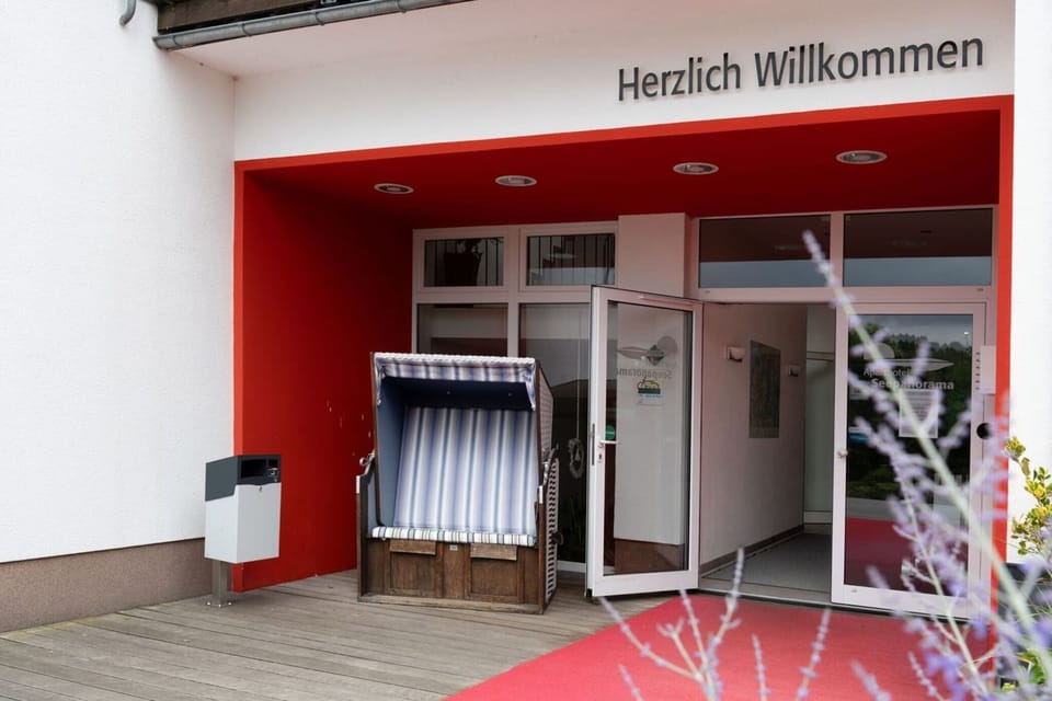 Entrance / Reception