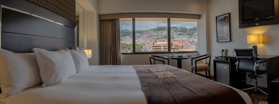 Double Room | Minibar, in-room safe, desk, soundproofing