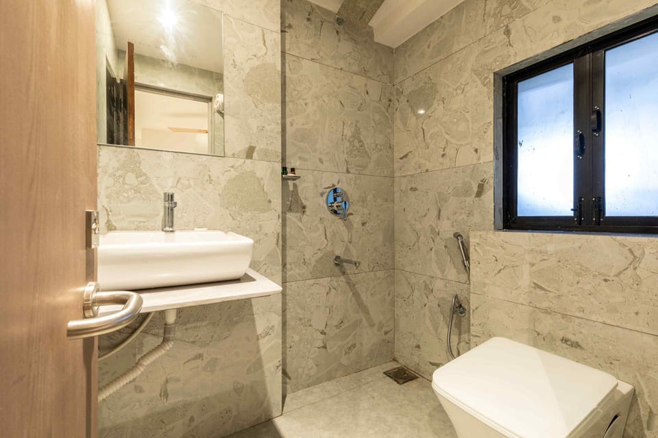 Shower, towels