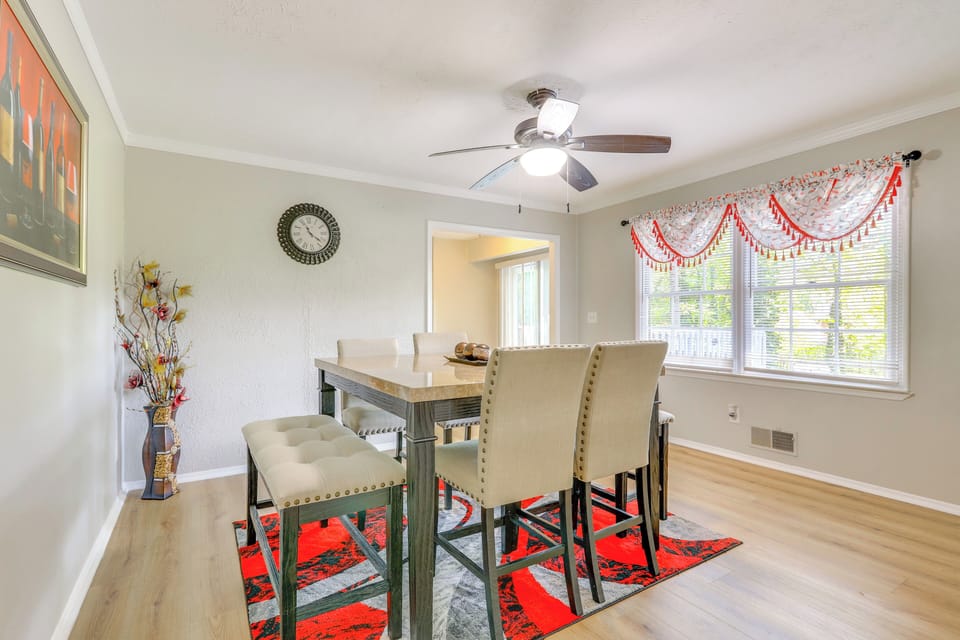 House (6 Bedrooms) | Interior