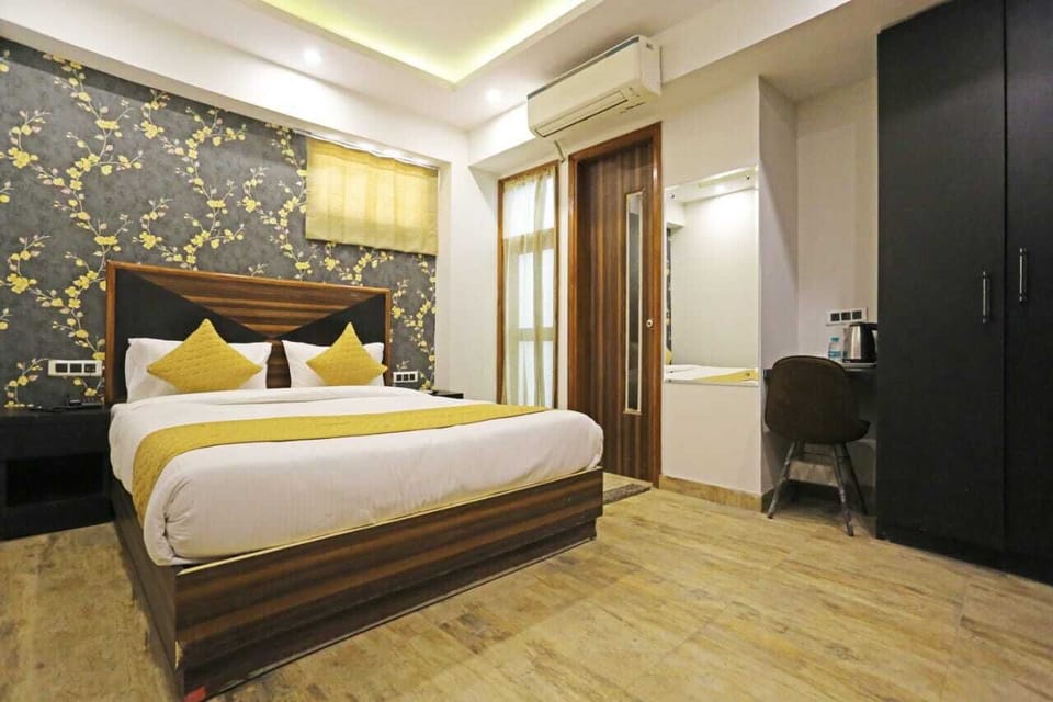In-room safe, desk, blackout drapes, soundproofing