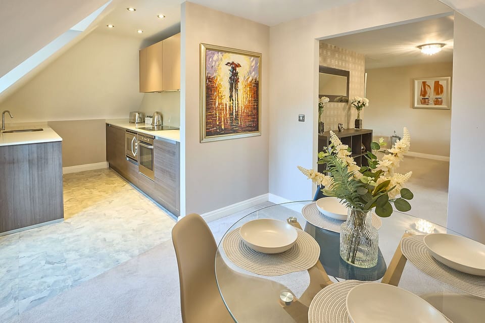 Danford Court, Solihull - Host & Stay