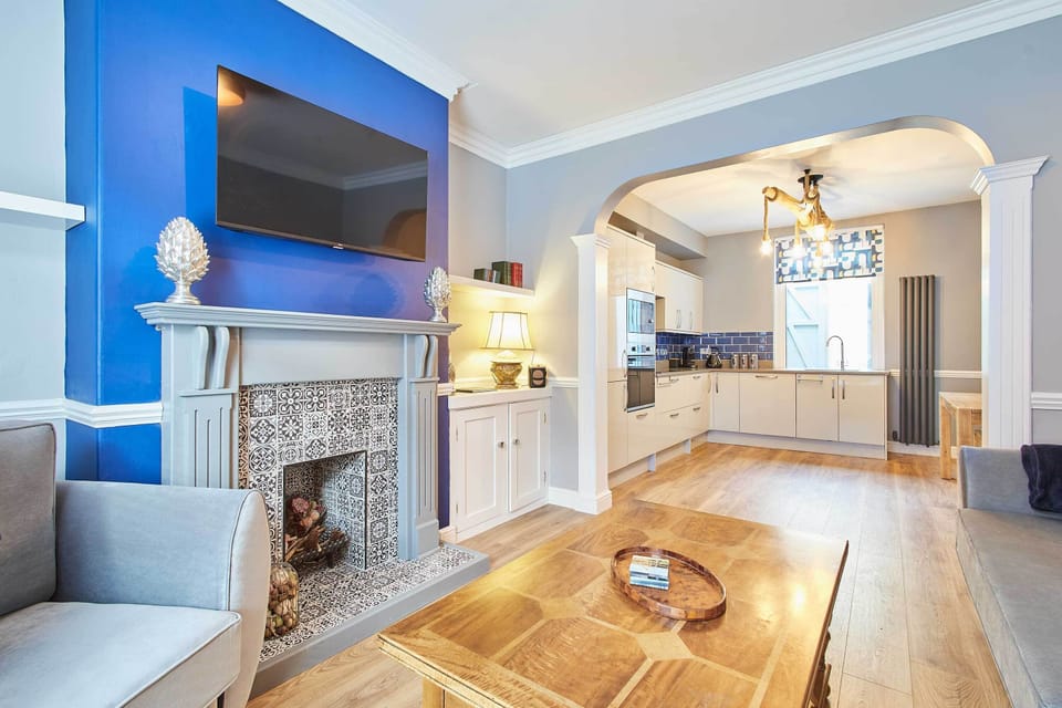 Number 5, Whitby - Host & Stay