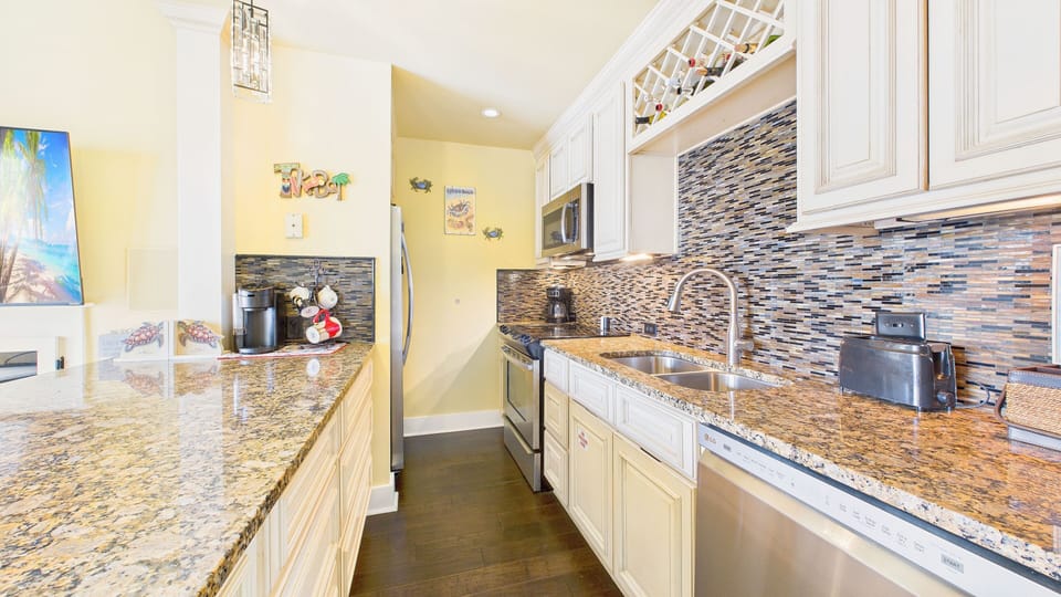 Fully applianced kitchen with all the cooking essentials