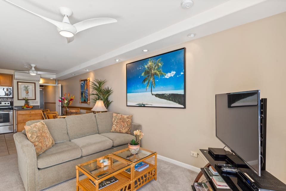 Condo, 2 Bedrooms | Living area