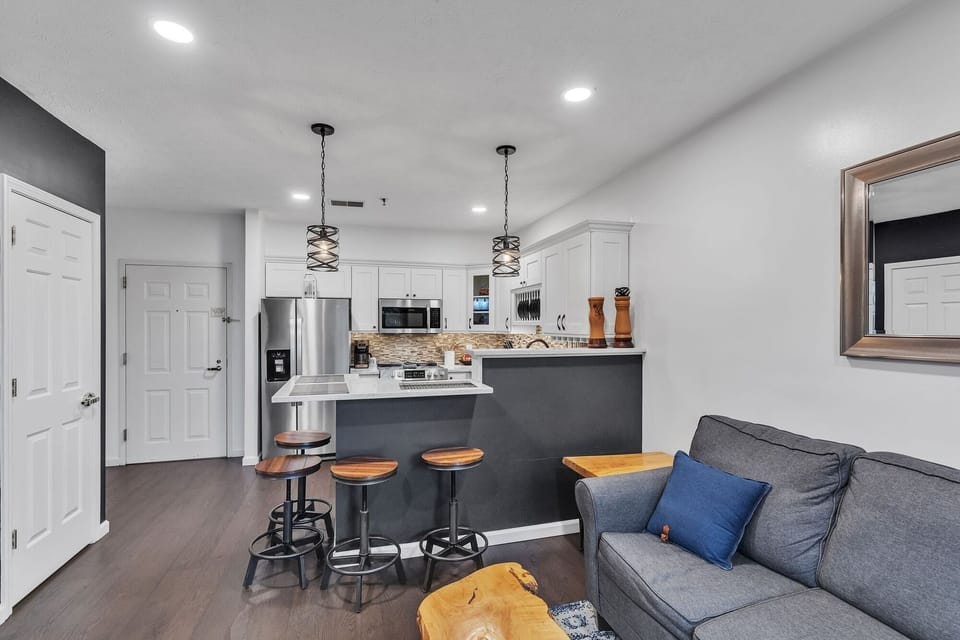 Suite, 1 Bedroom | Interior