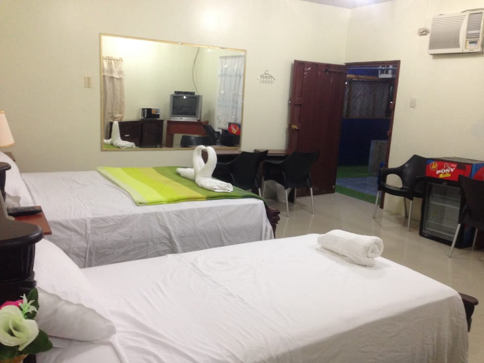 Minibar, desk, rollaway beds (surcharge), WiFi (free)