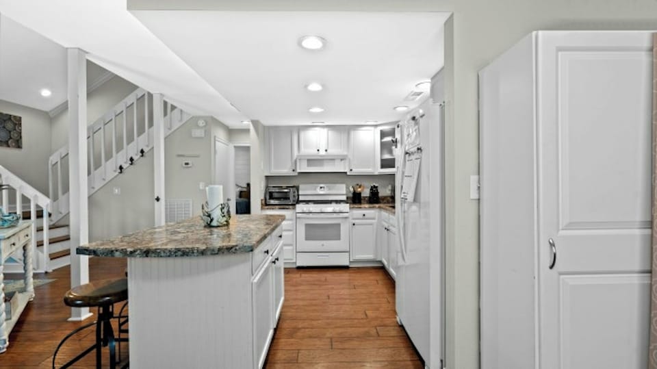 A fully stocked kitchen makes meal preparation a breeze.