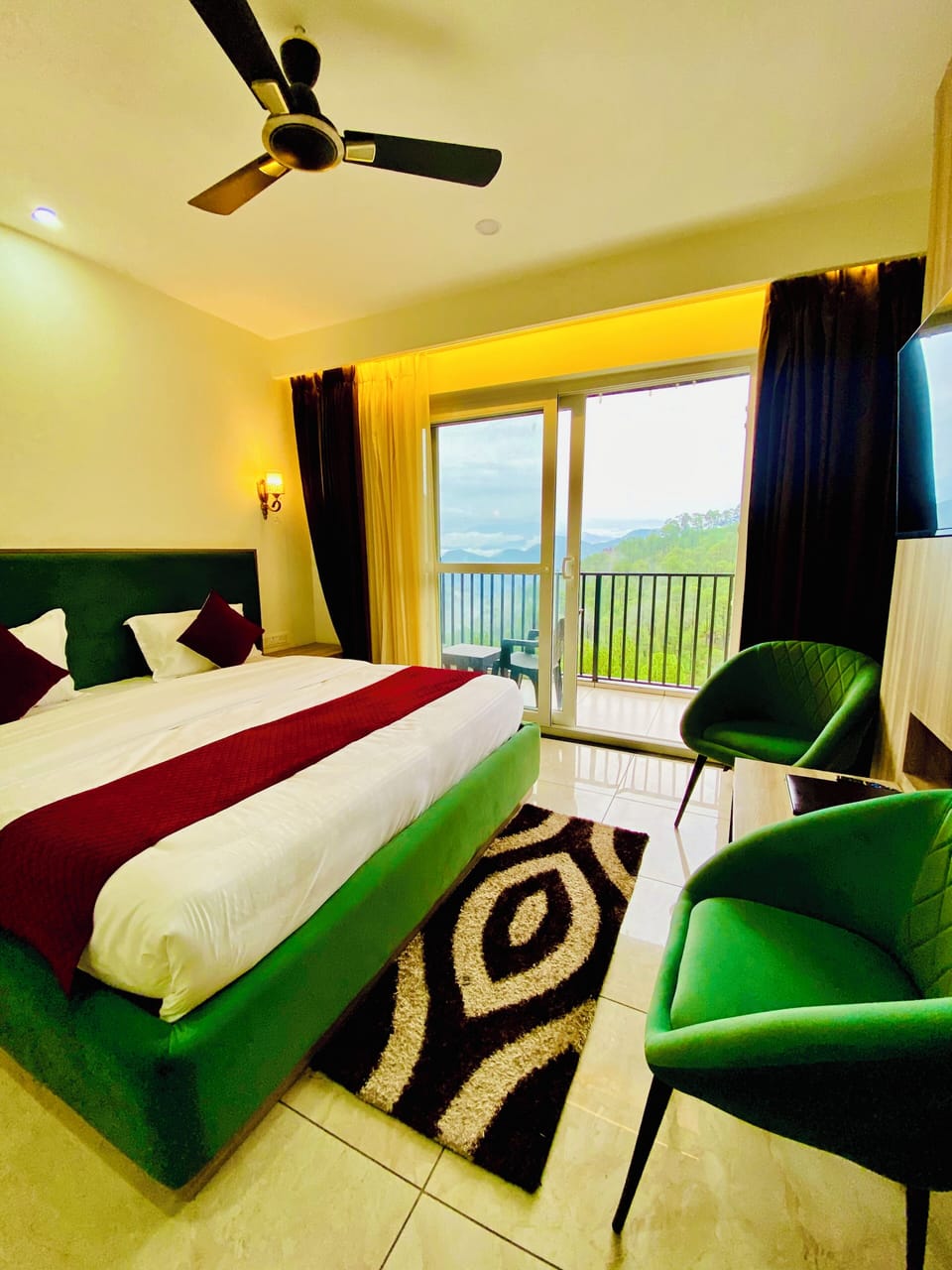 Luxury Double Room, Hill View | Soundproofing, free WiFi