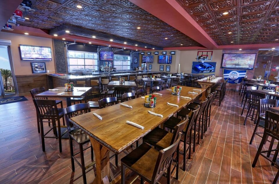 Resort Bar and Grill