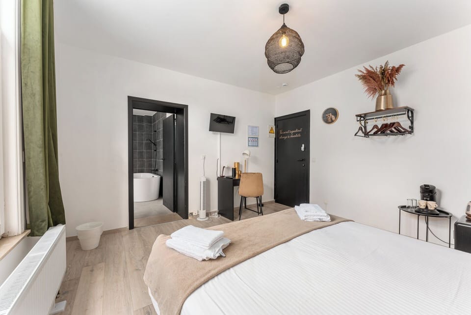 Classic Double Room | Free cribs/infant beds, free WiFi, bed sheets