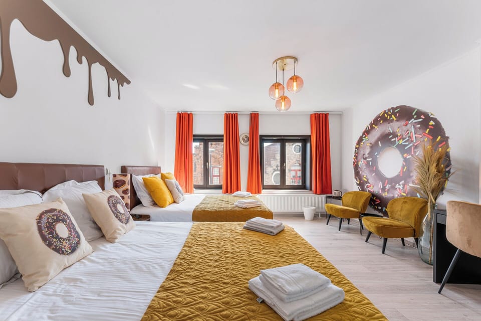 Family Quadruple Room | Free cribs/infant beds, free WiFi, bed sheets