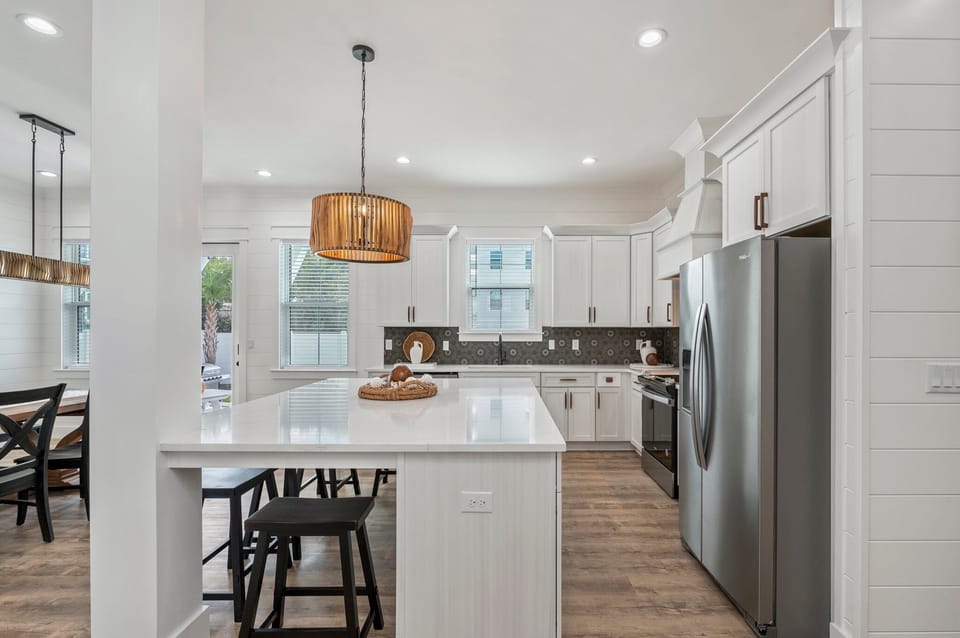 Kitchen island perfect for grab-and-go meals before family fun!