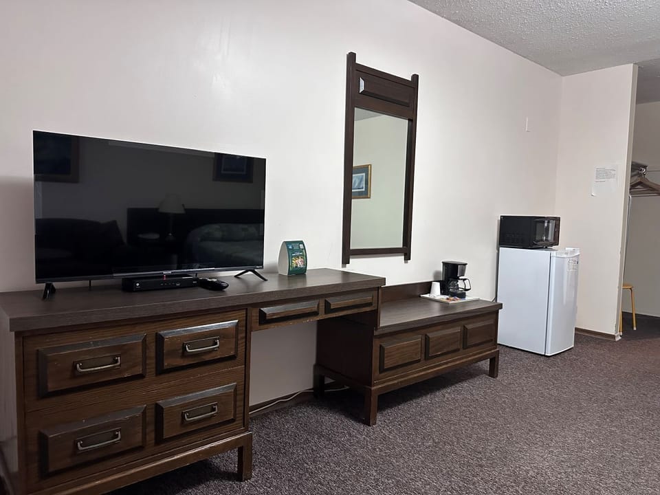 Basic Single Room | Individually furnished, desk, laptop workspace, iron/ironing board