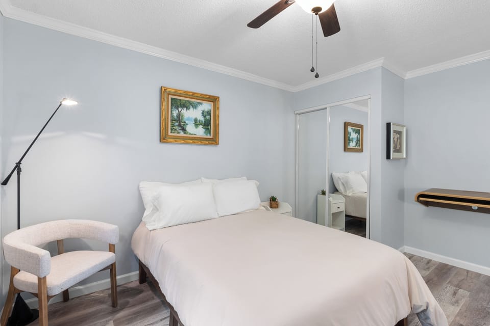 Second bedroom with full bed