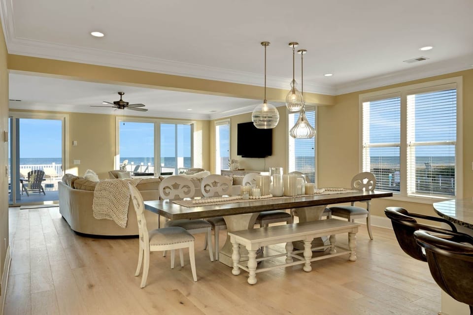 Dining Area(2)