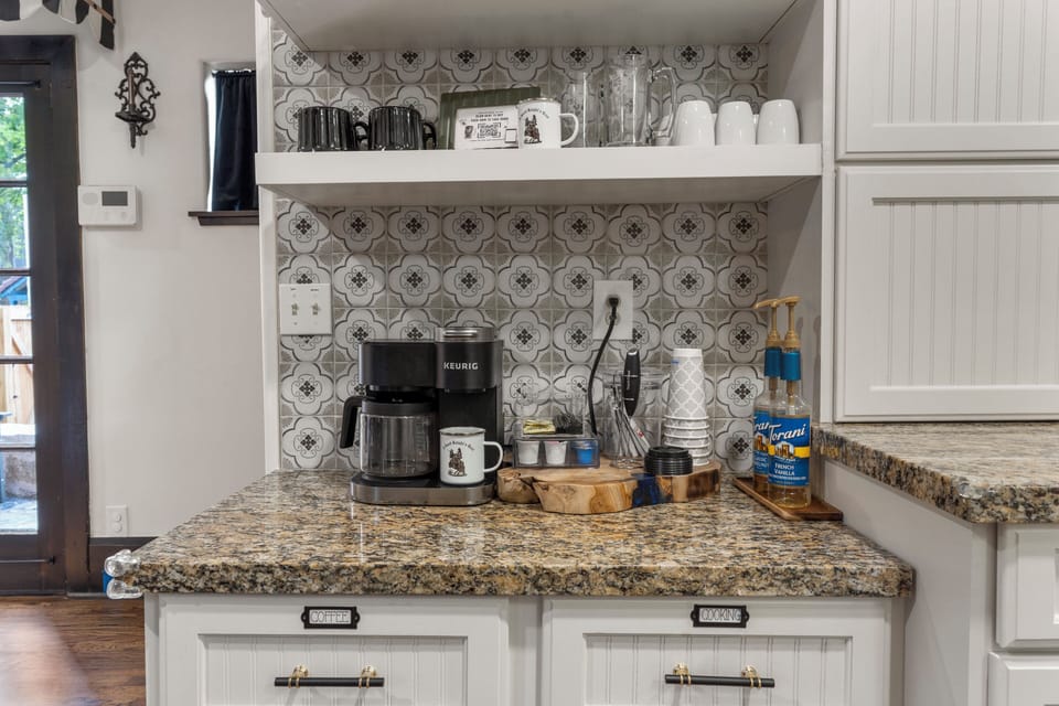 Pods, syrups, to-go cups - your perfect brew awaits at the castle. Mornings are better here!