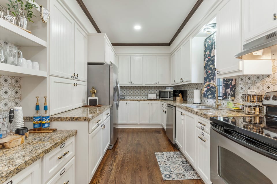 Make mealtime magical with a fully stocked kitchen with coffee bar. Cook a royal feast at home!