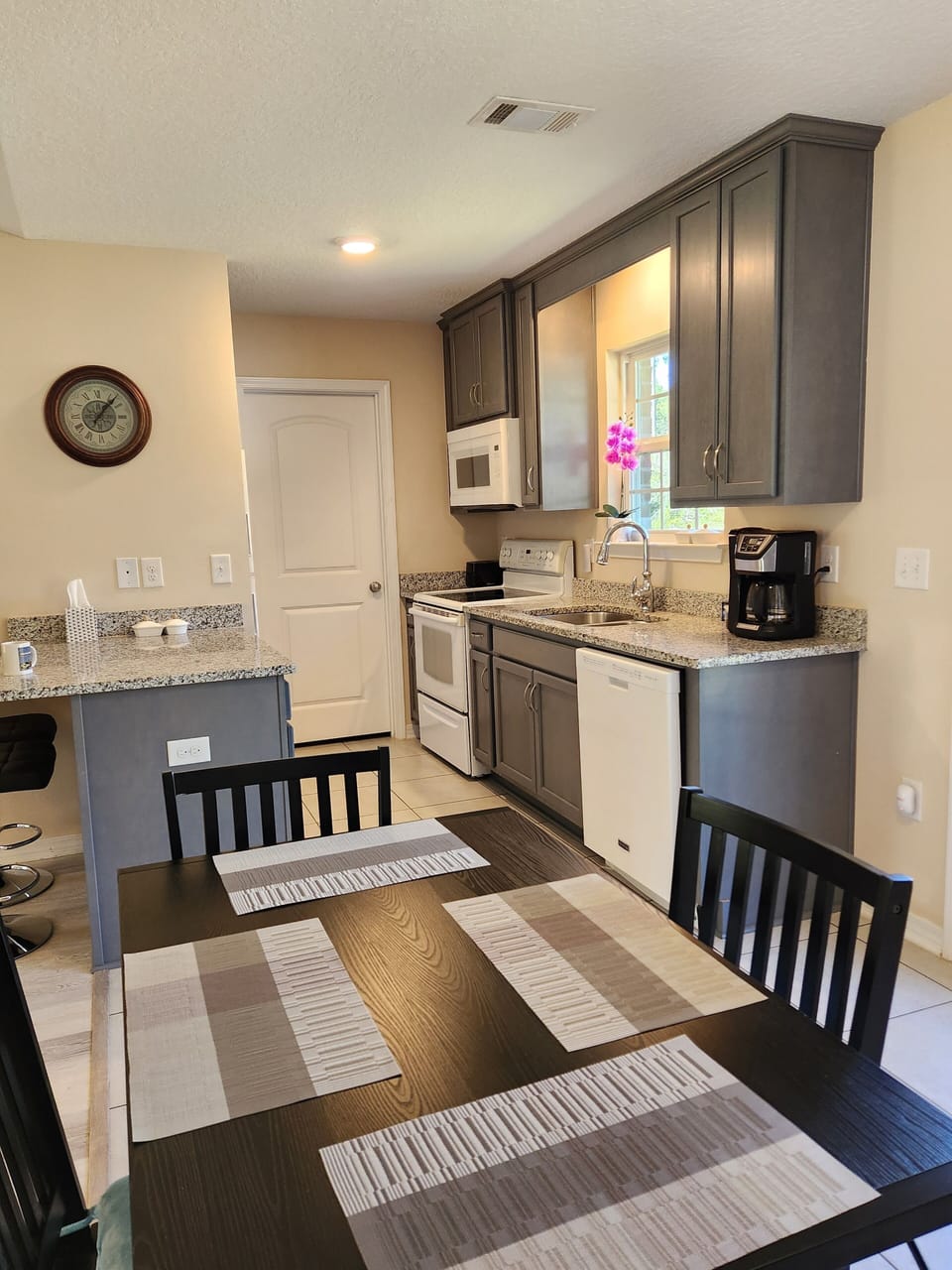 Dining area next to kitchen