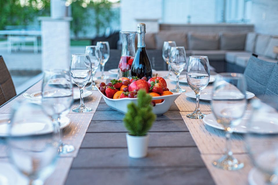 Outdoor dining