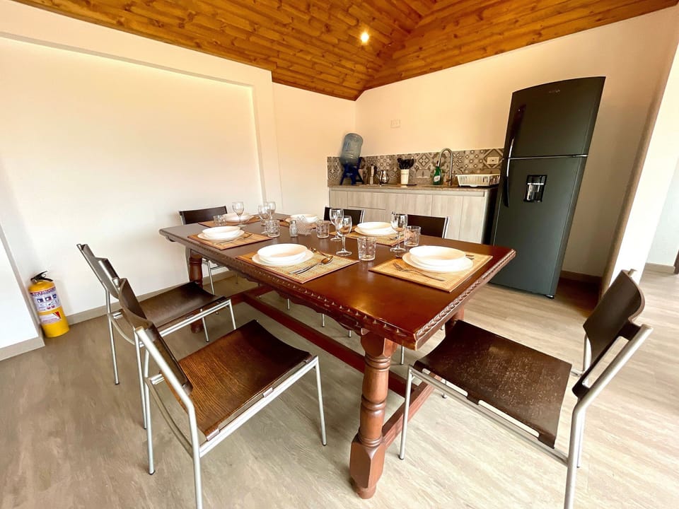 Cabin | Dining