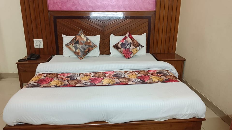 Deluxe Double Room | Free WiFi