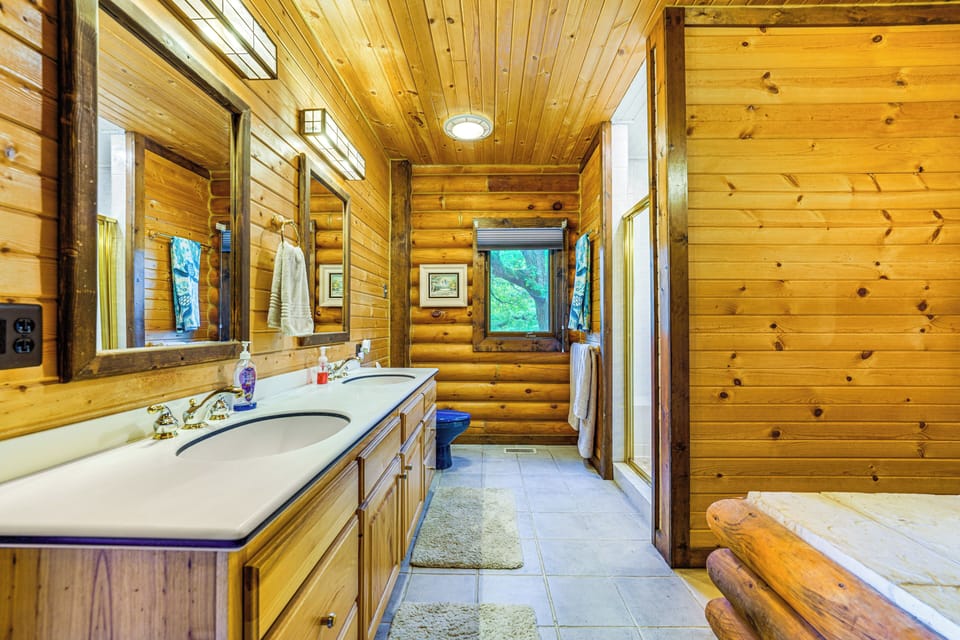 Full Bath | Towels | Hair Dryer | Main Level