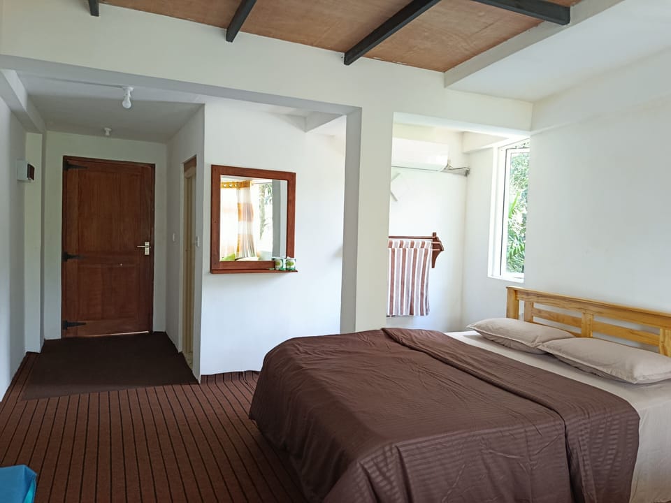Deluxe Quadruple Room | Soundproofing, free WiFi, bed sheets