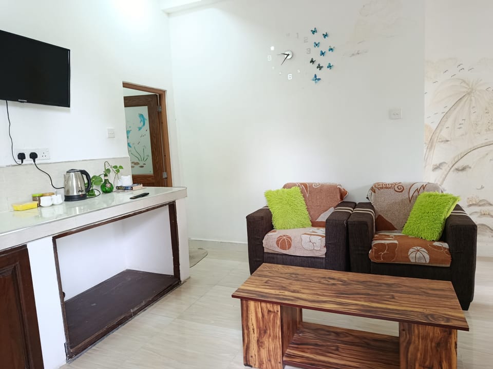 Comfort Apartment, Patio, Mountain View | Soundproofing, free WiFi, bed sheets