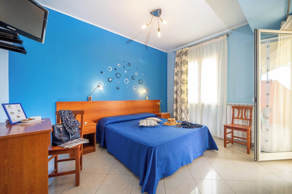 Superior Double or Twin Room, 1 Bedroom, Balcony | Minibar, desk, laptop workspace, free WiFi