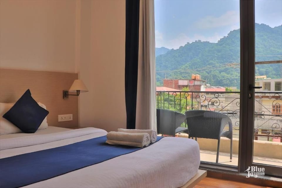Deluxe Double Room | Free WiFi, bed sheets