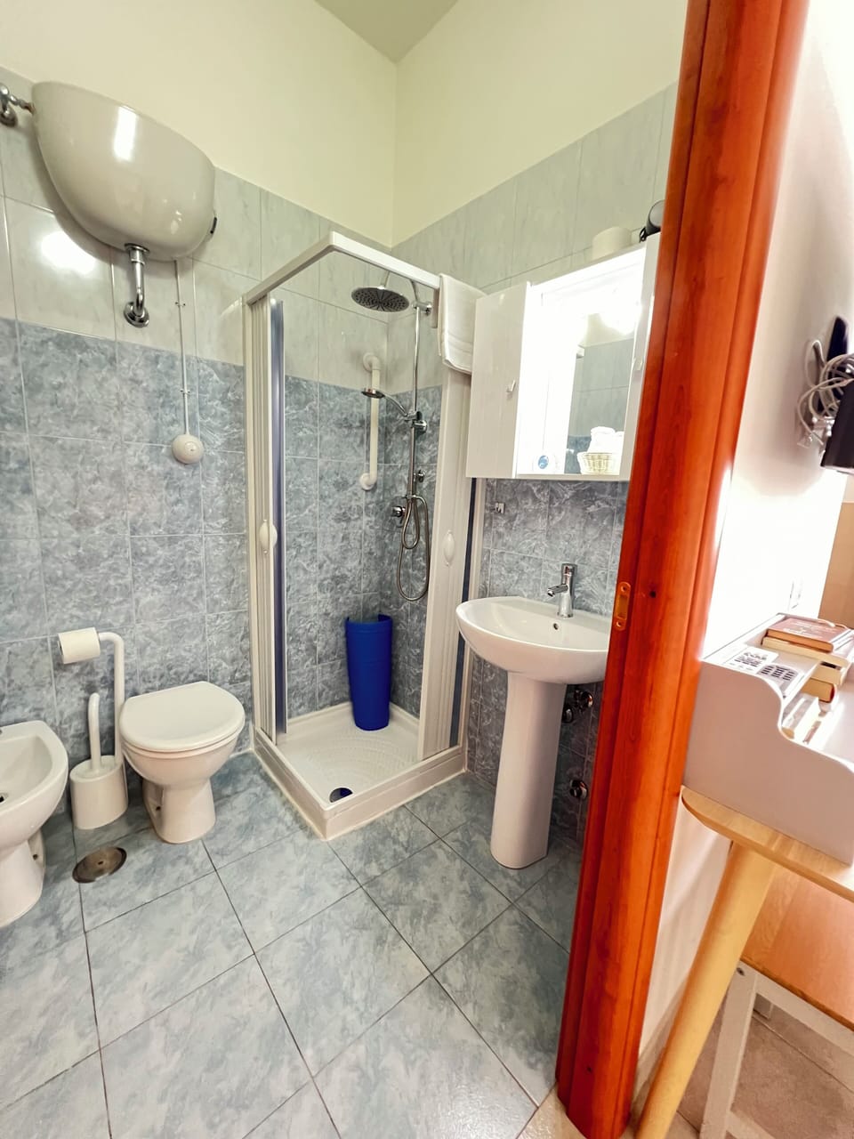 Traditional Quadruple Room | Bathroom | Free toiletries, hair dryer, bidet, towels