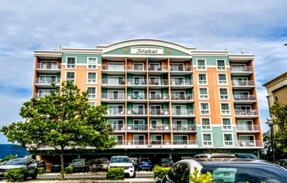Coastal Highway view of the Makai building
