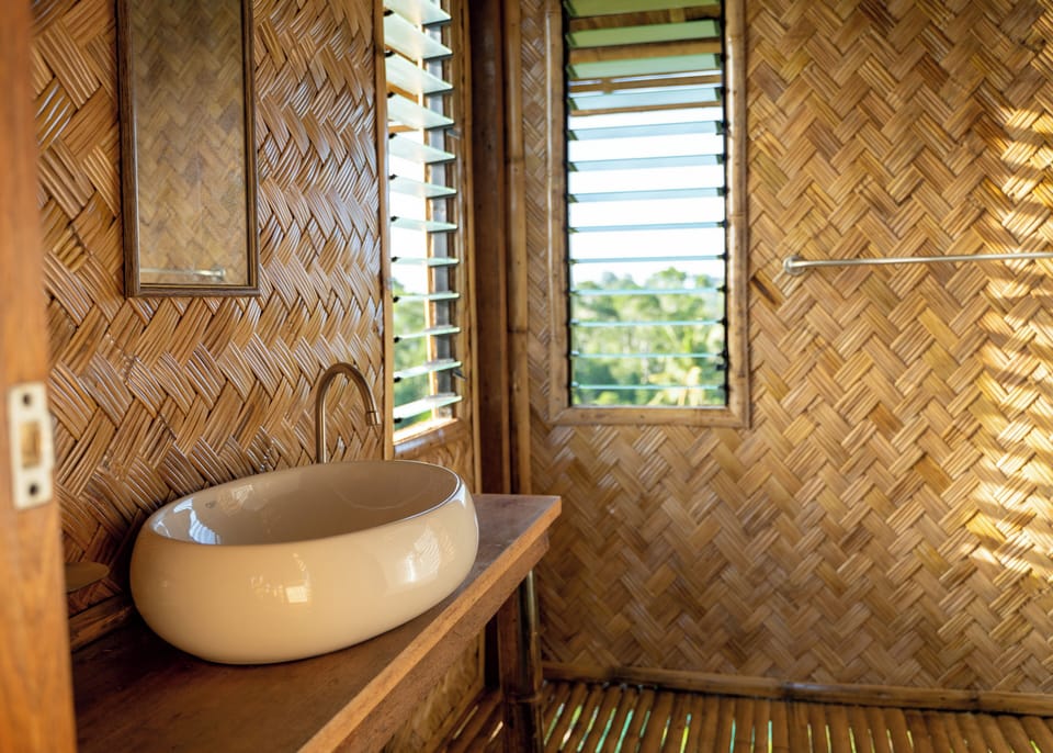 Standard Cottage, Sea View | Bathroom | Shower, bidet, towels, soap