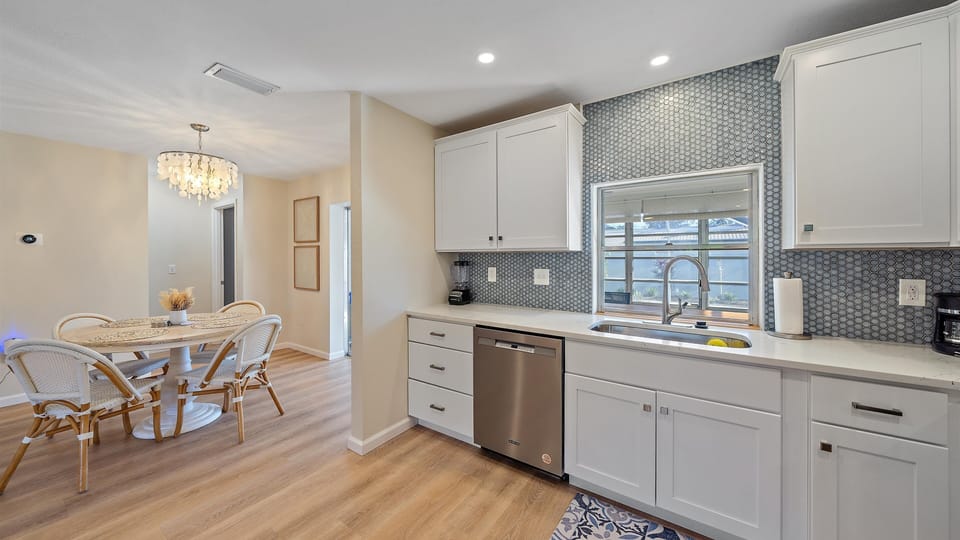 House, 3 Bedrooms | Private kitchen | Coffee/tea maker, fridge, oven, toaster