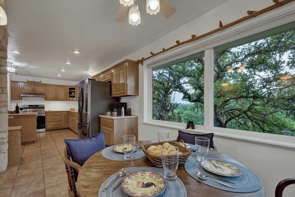 House, Multiple Beds, Patio (884 Loudon Rd.) | Dining
