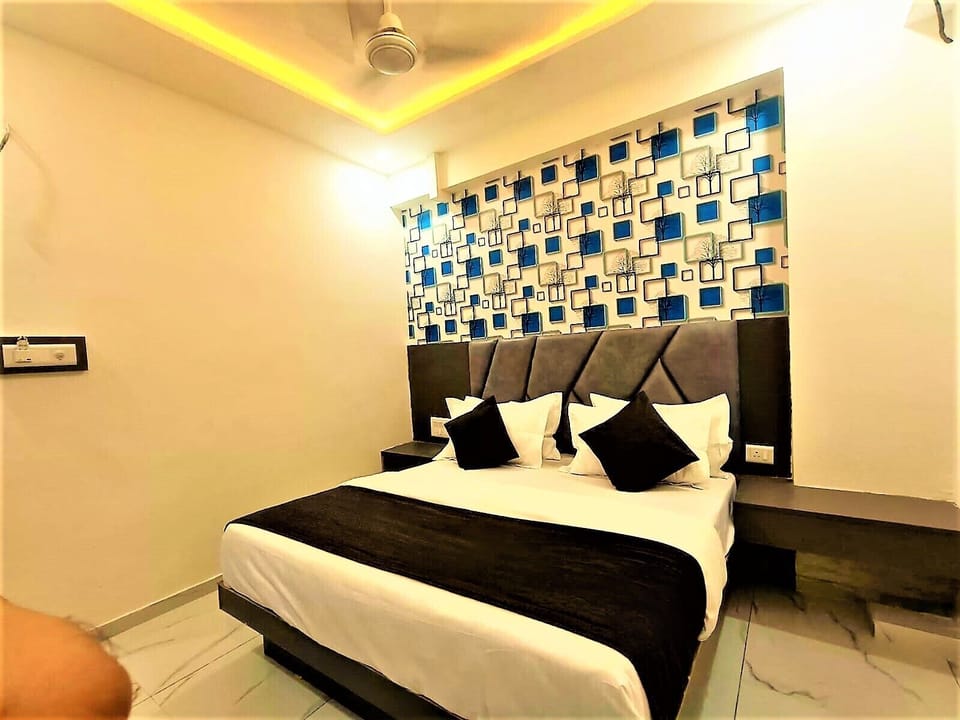 Deluxe Double Room, Balcony, City View | Free WiFi