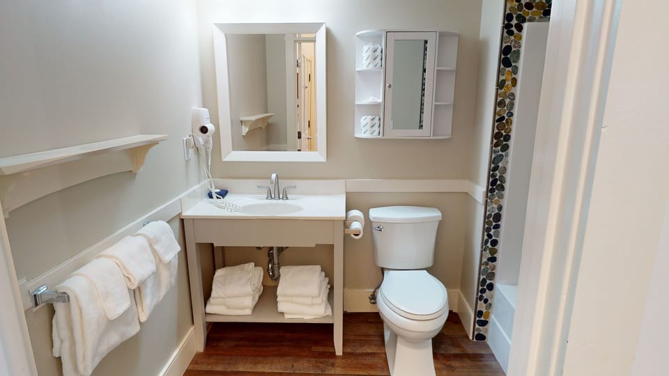 Sink, Sink Faucet, Bathroom, Indoors, Room