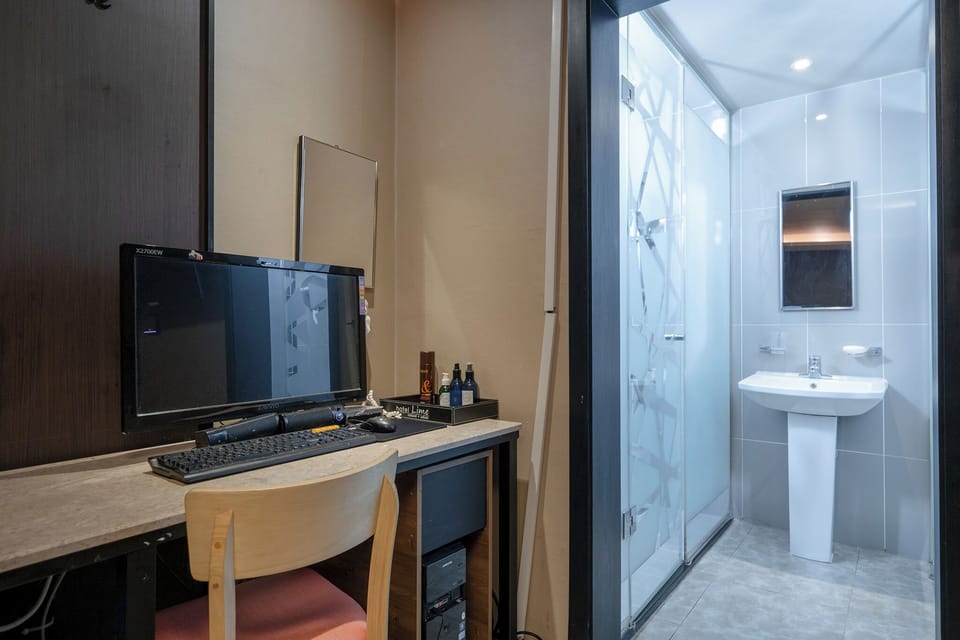 Standard Double Room | Soundproofing, free WiFi