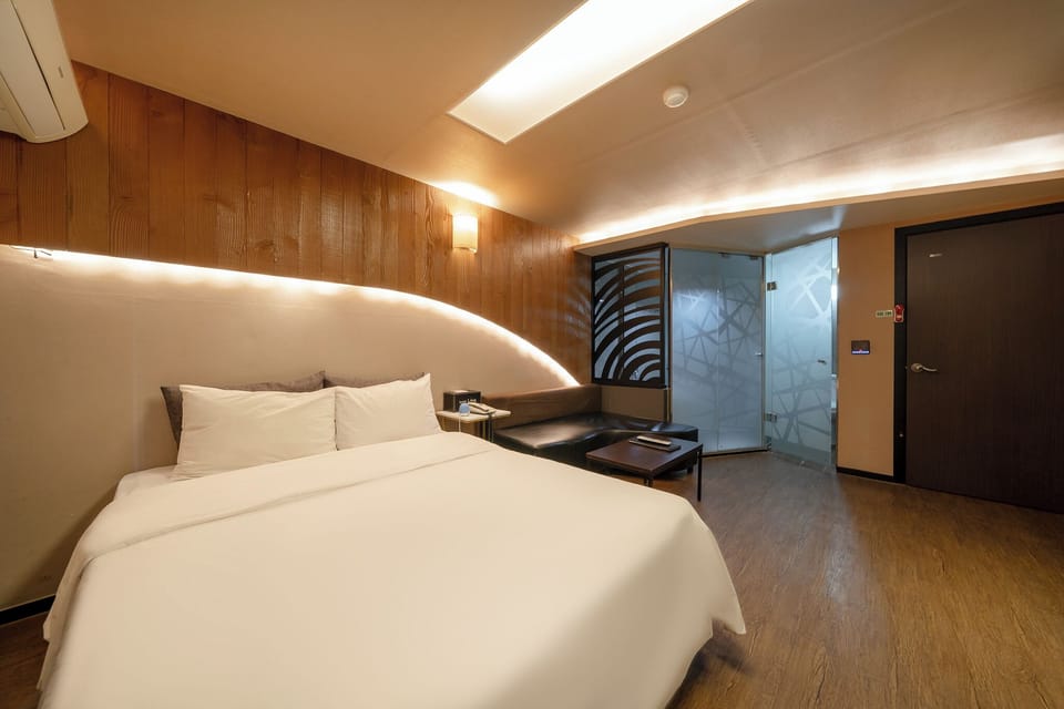Deluxe Double Room | Soundproofing, free WiFi