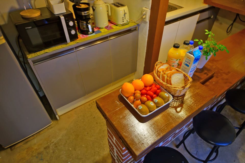 Free daily self-serve breakfast