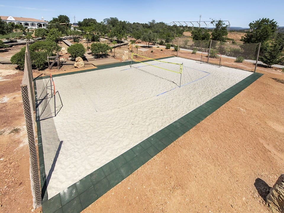 Sky, Tree, Plant, Land Lot, Grass, Composite Material, Landscape, Slope, Shade, Sport Venue