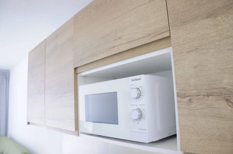 Apartment, 1 Bedroom, Smoking, Balcony | Microwave