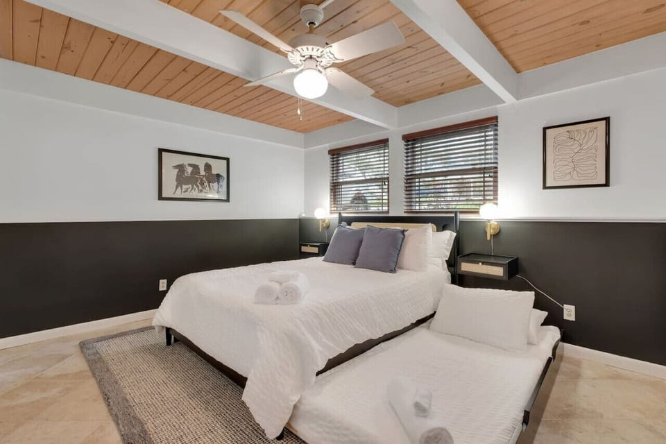 Bedroom 4- Queen with Trundle