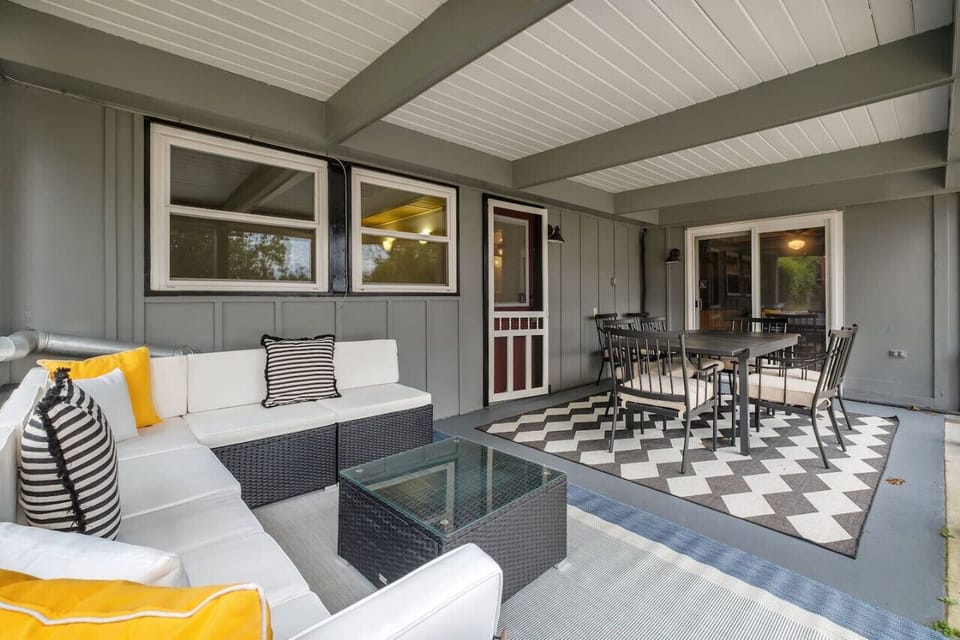 Outdoor Seating