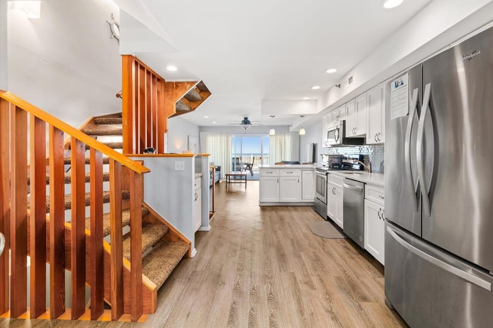 Townhome, 4 Bedrooms | Private kitchen | Coffee/tea maker, fridge, oven, toaster